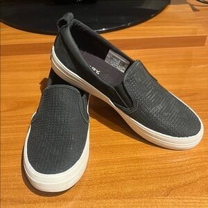 SPERRY Women’s Slip On Sneakers Black & White Size 7 Brand New Without Tags